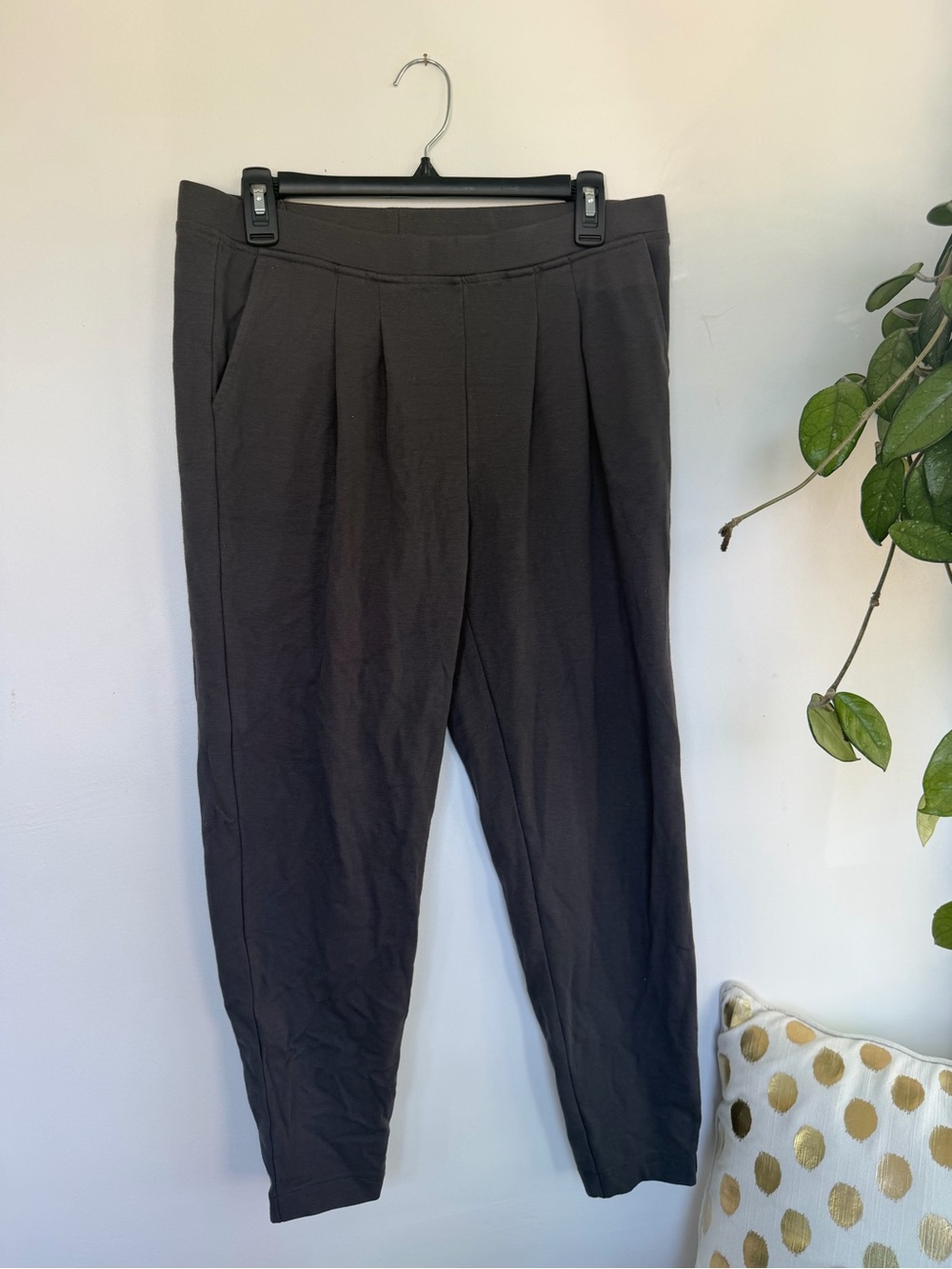 Madewell Straight-Leg Pants in Dark Charcoal
